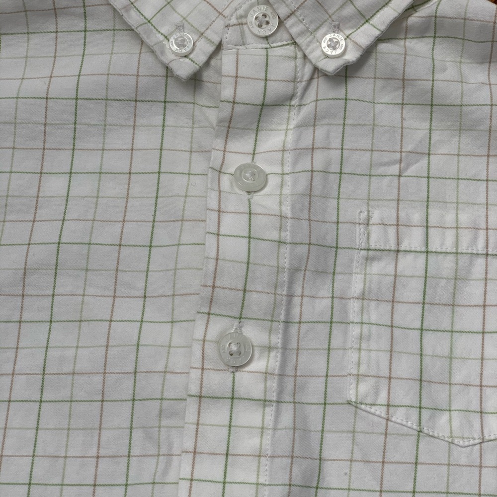 Adorable plaid shirt